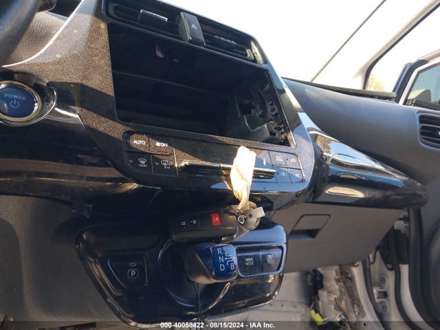 Toyota Prius Two Eco 2017 JTDKARFU6H3044132 Image 11