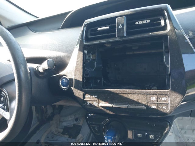 Toyota Prius Two Eco 2017 JTDKARFU6H3044132 Image 16