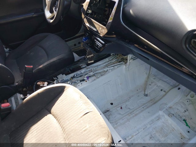 Toyota Prius Two Eco 2017 JTDKARFU6H3044132 Image 19