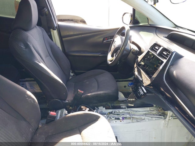 Toyota Prius Two Eco 2017 JTDKARFU6H3044132 Image 5