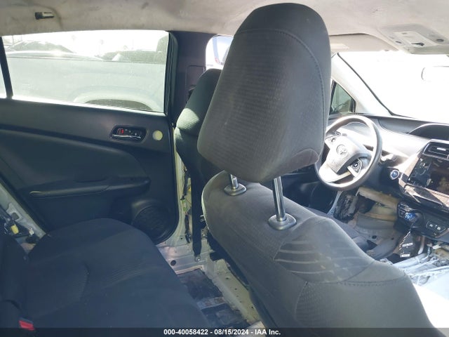 Toyota Prius Two Eco 2017 JTDKARFU6H3044132 Image 8