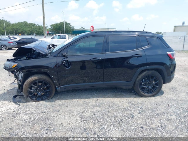 3C4NJCBB3NT224974 Jeep Compass Altitude Fwd