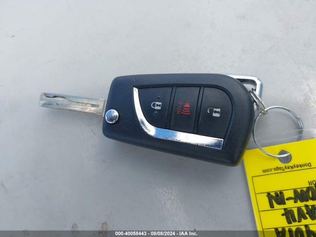 Toyota RAV4 LE 2019 JTMH1RFV6KJ007457 Image 11