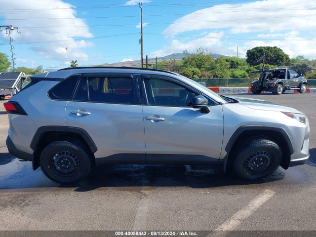 Toyota RAV4 LE 2019 JTMH1RFV6KJ007457 Image 14