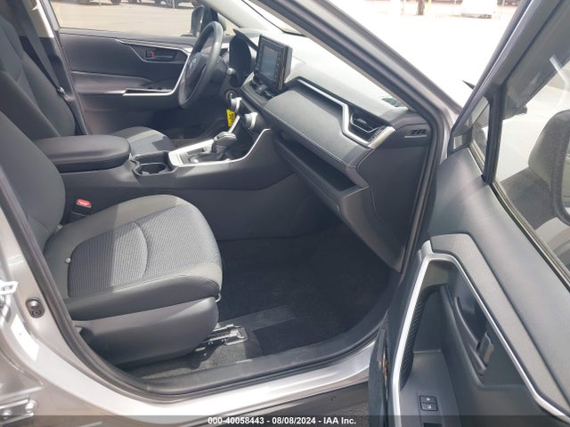 Toyota RAV4 LE 2019 JTMH1RFV6KJ007457 Image 5