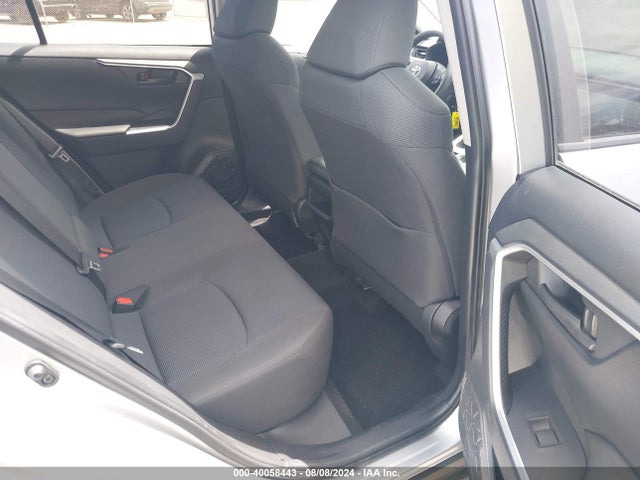 Toyota RAV4 LE 2019 JTMH1RFV6KJ007457 Image 8