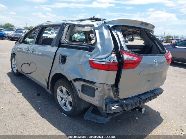 Toyota Sienna Le 8 Passenger 2017 5TDKZ3DC0HS787741 Image 3