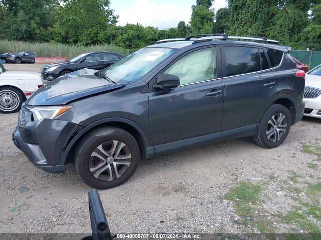 Toyota RAV4 LE 2016 JTMZFREV5GJ086098 Image 2