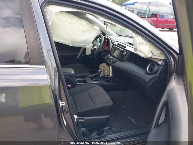Toyota RAV4 LE 2016 JTMZFREV5GJ086098 Image 5
