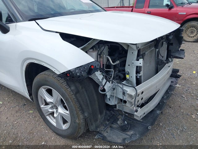 Toyota Highlander Le 2023 5TDKDRAH8PS503904 Image 19