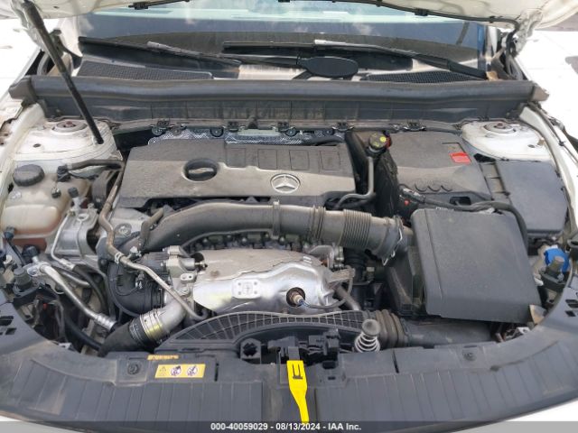 W1N4M4GB5MW143977 Mercedes-Benz GLB 250