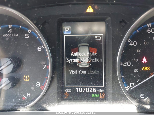 Toyota Rav4 Xle 2018 JTMWFREV0JD124247 Image 15