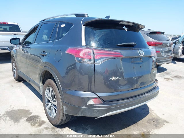 Toyota Rav4 Xle 2018 JTMWFREV0JD124247 Image 3