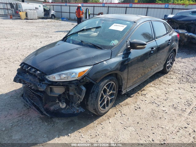 Ford FOCUS SE 2015 1FADP3F24FL324105 Image 2