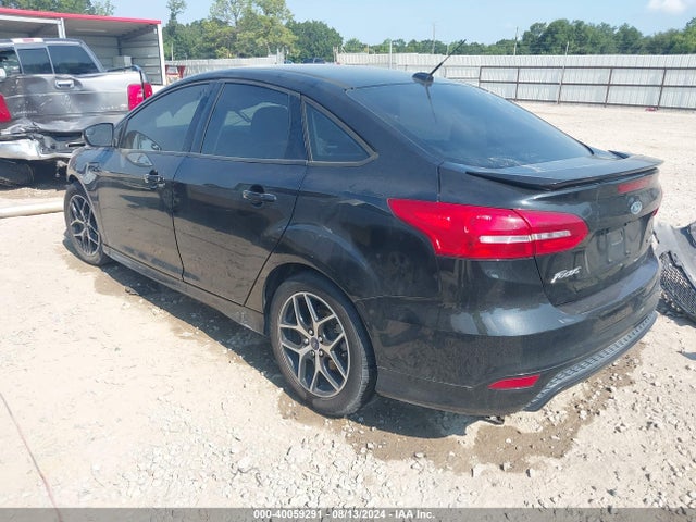 Ford FOCUS SE 2015 1FADP3F24FL324105 Image 3