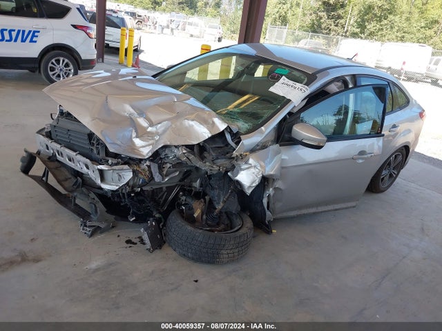 Ford FOCUS SE 2017 1FADP3FE0HL308710 Image 2
