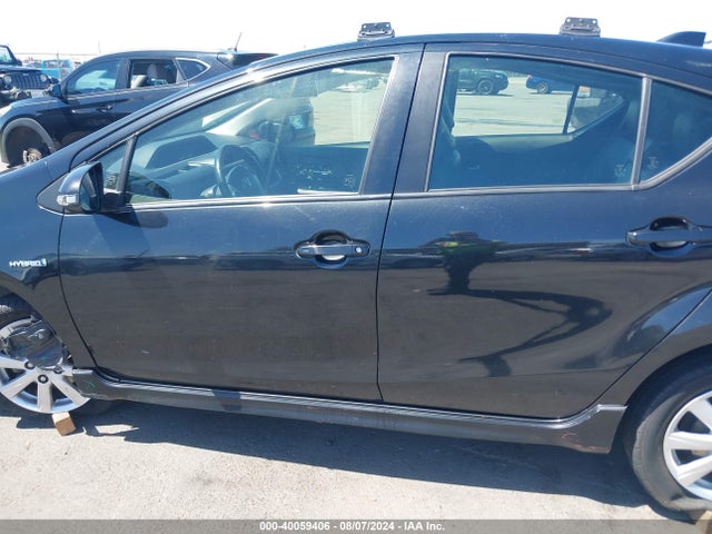 Toyota Prius C Four/one/three/two 2017 JTDKDTB35H1592586 Image 14