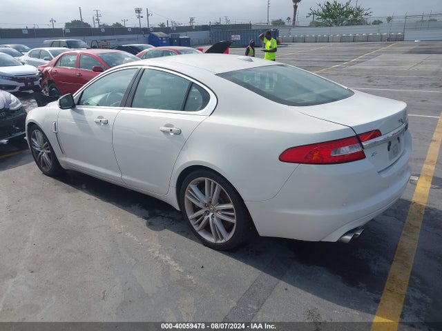 2010 JAGUAR XF SAJWA0HE7AMR68518 Photo 2
