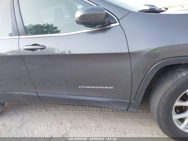1C4PJLCB7GW370170 Jeep Cherokee Latitude