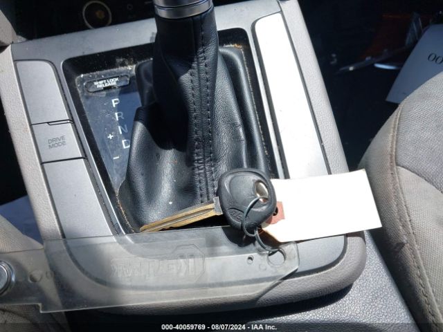 KMHD74LF8HU176475 Hyundai ELANTRA SE