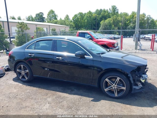 W1K3G4FB6MJ274169 Mercedes-Benz A 220 4matic