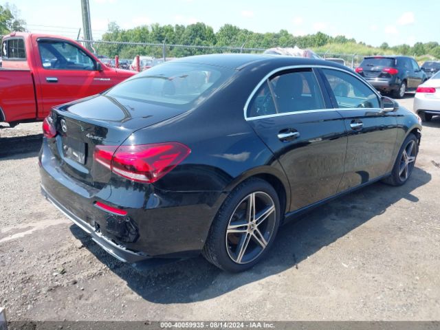 W1K3G4FB6MJ274169 Mercedes-Benz A 220 4matic