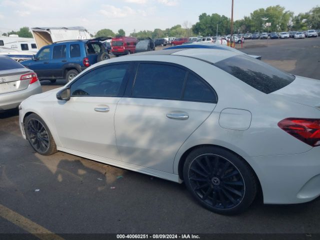 WDD3G4FB5KW023613 Mercedes-Benz A 220 4matic