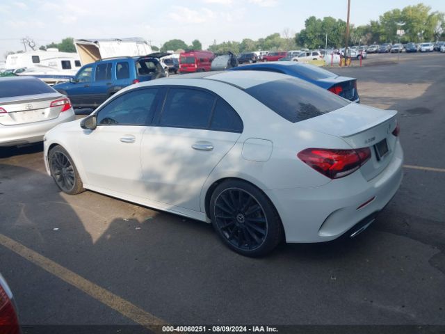 WDD3G4FB5KW023613 Mercedes-Benz A 220 4matic
