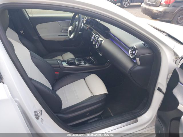 WDD3G4FB5KW023613 Mercedes-Benz A 220 4matic