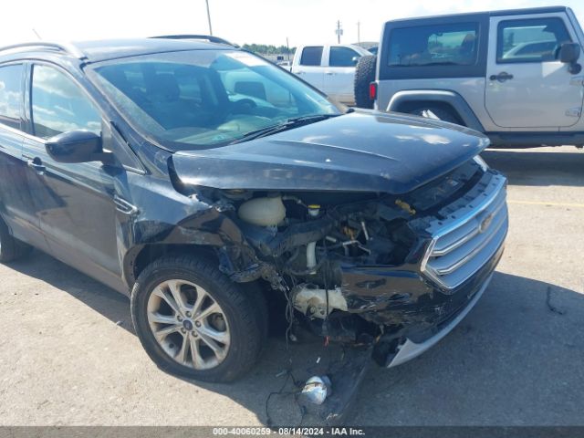 1FMCU0GD1JUC31375 Ford ESCAPE SE