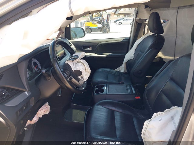 5TDXK3DC1FS563496 Toyota Sienna Se Premium 8 Passenger