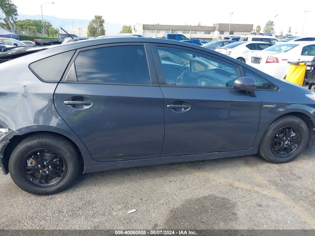 Toyota Prius Two 2014 JTDKN3DU2E0376313 Image 13