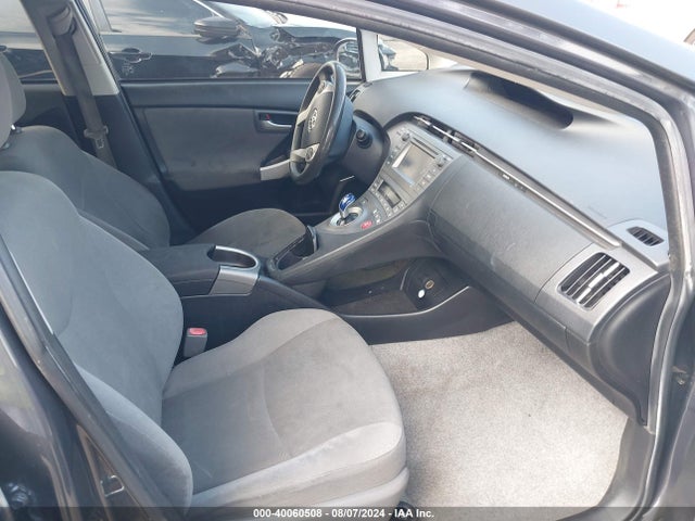 Toyota Prius Two 2014 JTDKN3DU2E0376313 Image 5