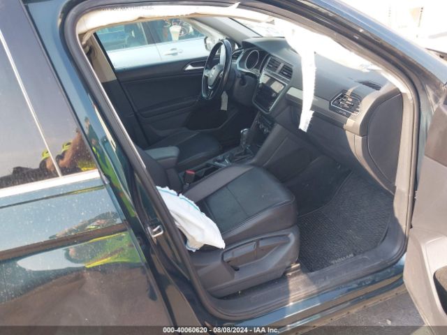 3VV2B7AX7JM036999 Volkswagen Tiguan 2.0t Se/2.0t Sel