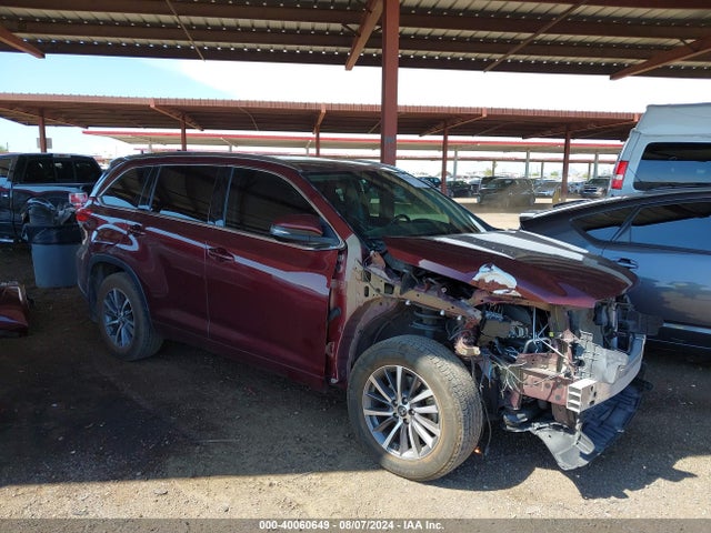 Toyota Highlander Xle 2018 5TDJZRFH7JS834311 main image