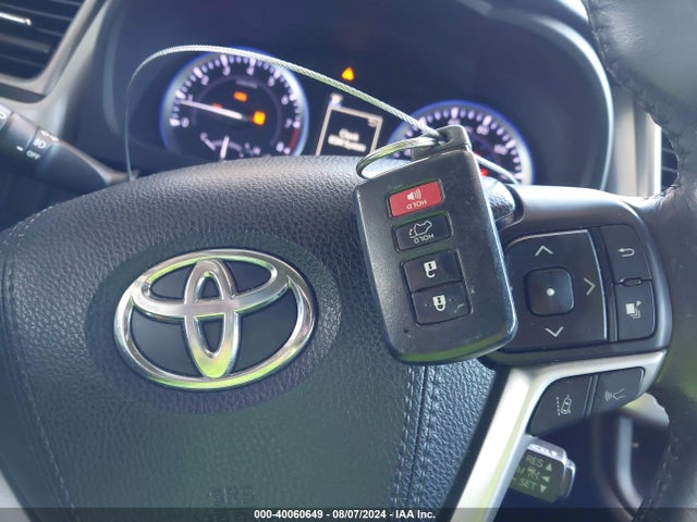 Toyota Highlander Xle 2018 5TDJZRFH7JS834311 Image 11