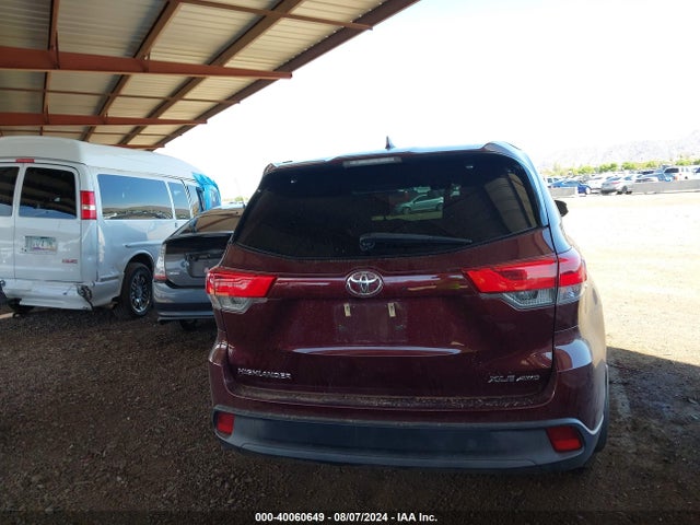 Toyota Highlander Xle 2018 5TDJZRFH7JS834311 Image 17