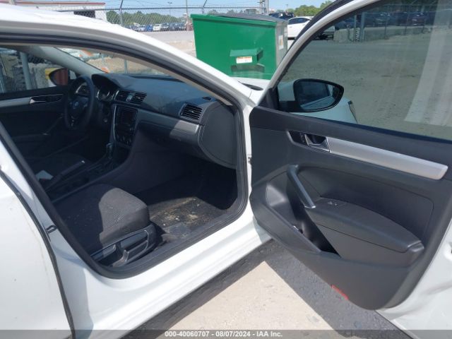 1VWAT7A30HC085362 Volkswagen Passat 1.8t S