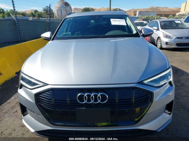 WA1AAAGE7NB012967 Audi E-tron Premium Quattro