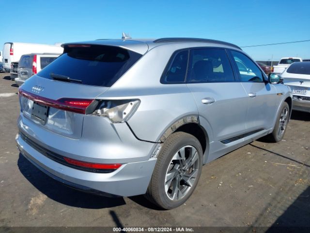 WA1AAAGE7NB012967 Audi E-tron Premium Quattro