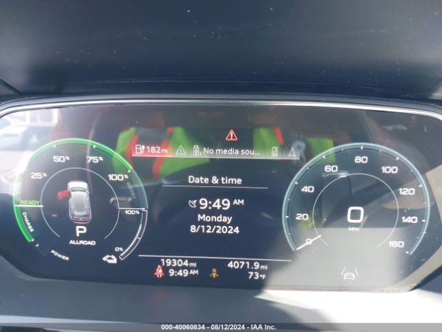 WA1AAAGE7NB012967 Audi E-tron Premium Quattro