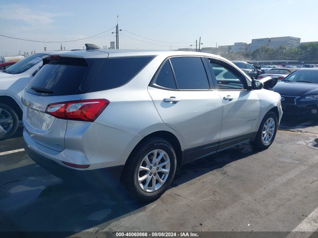 Chevrolet EQUINOX LS 2019 3GNAXSEV1KS572293 Image 4
