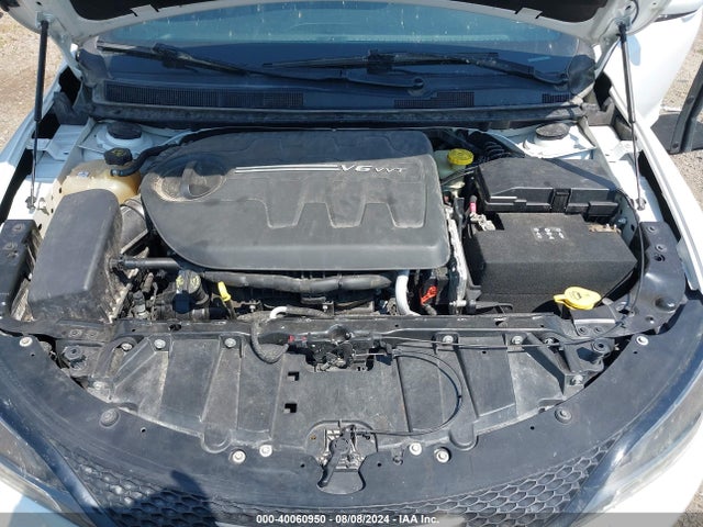 Chrysler 200 S 2015 1C3CCCBG4FN672451 Image 10