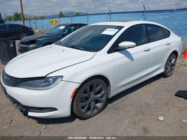 Chrysler 200 S 2015 1C3CCCBG4FN672451 Image 2