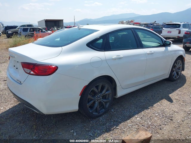 Chrysler 200 S 2015 1C3CCCBG4FN672451 Image 4