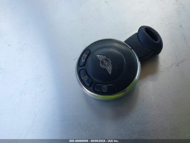 2011 MINI COOPER WMWSU3C59BT097011 Photo 10