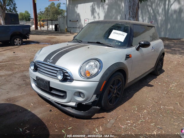 2011 MINI COOPER WMWSU3C59BT097011 Photo 1