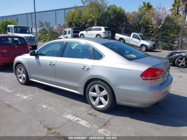 1VWAT7A33EC057499 Volkswagen Passat 1.8t Wolfsburg Edition