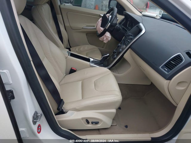 Volvo Xc60 3.2 Premier 2014 YV4952DZ1E2518107 Image 5