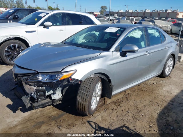 Toyota CAMRY LE 2024 4T1C11AK3RU250303 Image 2